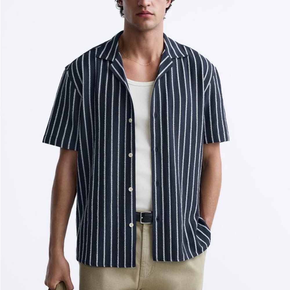 Zara Textured Striped Short Sleeves Shirt in Navy Blue and Cream Stripes Size M